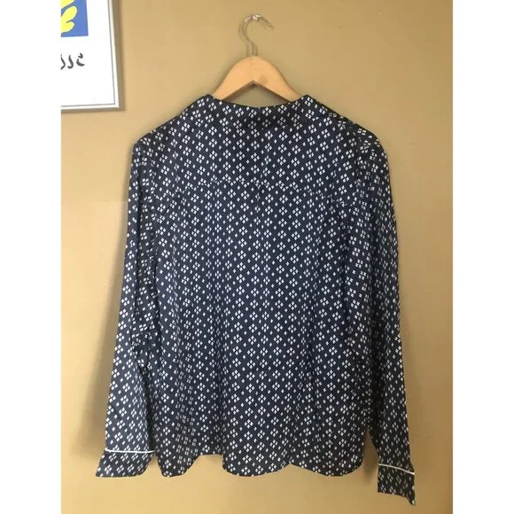 NWT Quince 100% washable silk navy blue tiny diamonds long sleeve pajama top - Picture 5 of 7